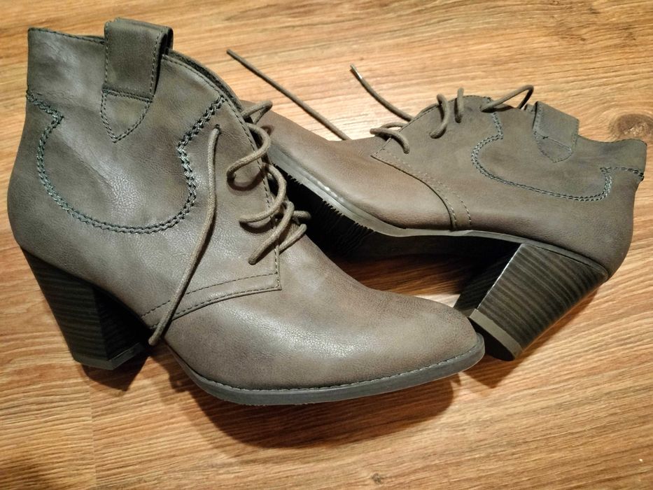 Nowe botki, rozmiar 40, khaki