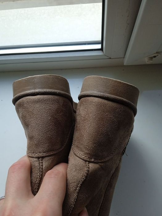 Продам зимові жіночі Уггі ( Uggi)