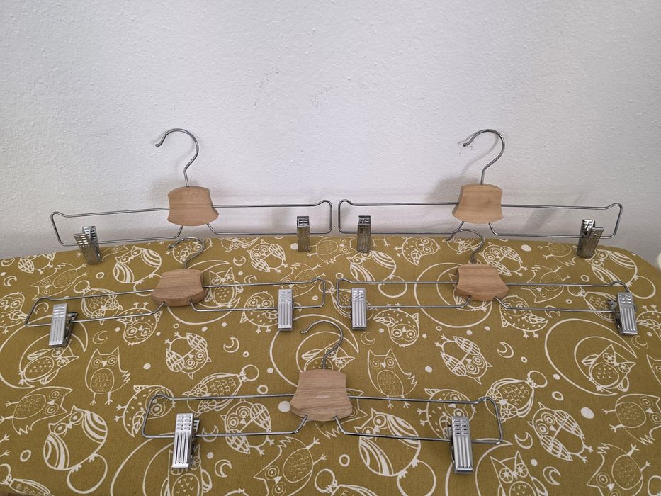 5x  IKEA Cabides / Clothes Hangers