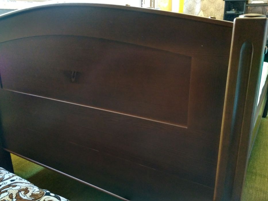 Кровать из натурального дерева 2*1,3 м