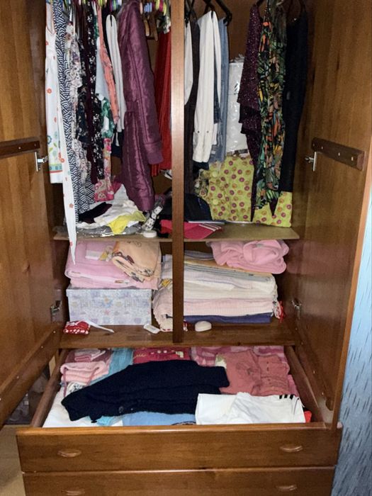 Quarto estúdio inteiro de pinho mel maciço