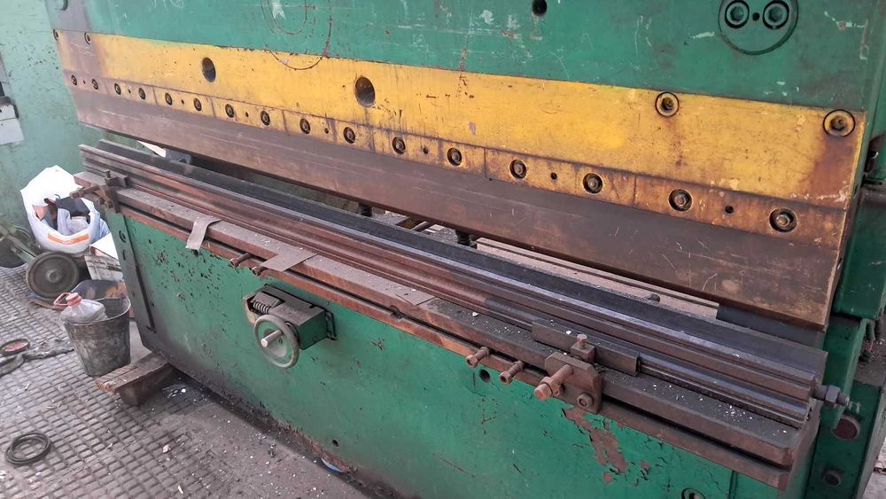 Прес листозгинальний кривошипний ИВ1330 ус.100т.