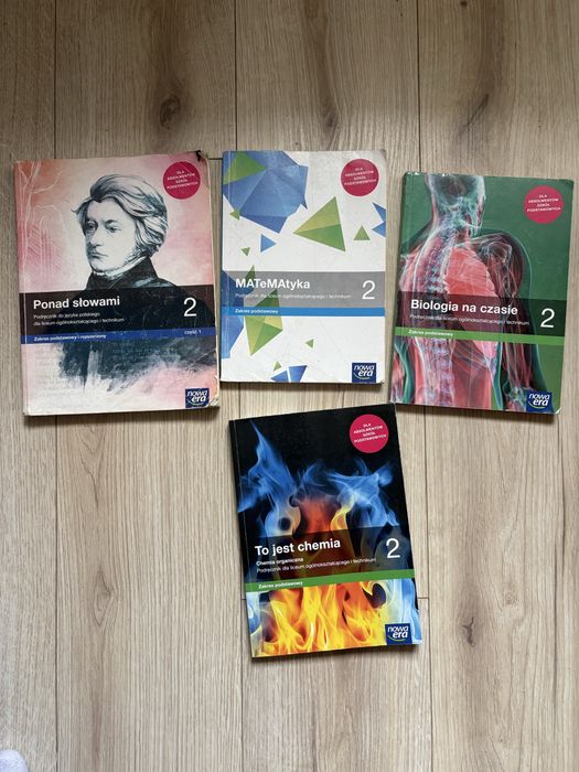 Książki  do 2 klasy lo i technikum