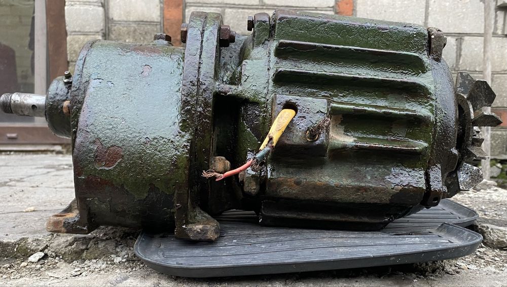 Електро двигун з редуктором 3фазний 3квт