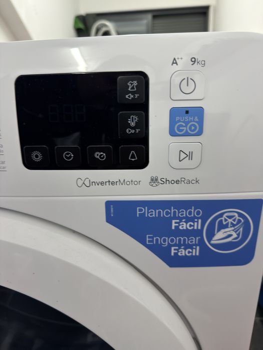 Máquina de Secar Roupa INDESIT YT M11 92K RX SPT(