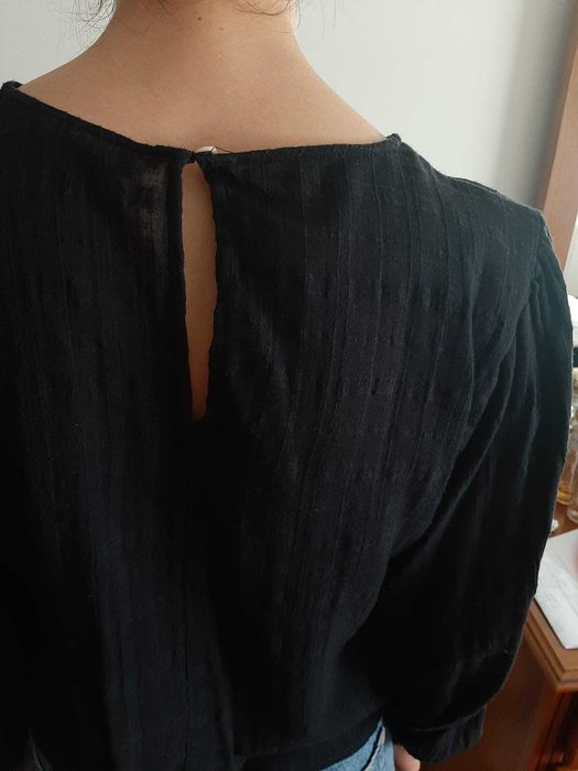 Camisola com pormenor de bordado inglês