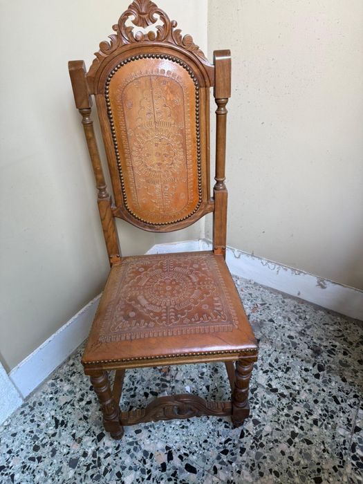 Mesa de jantar + 8 cadeiras