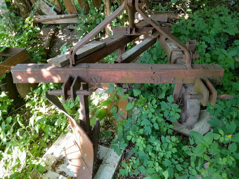 Продам плуг 3 25 робочий
