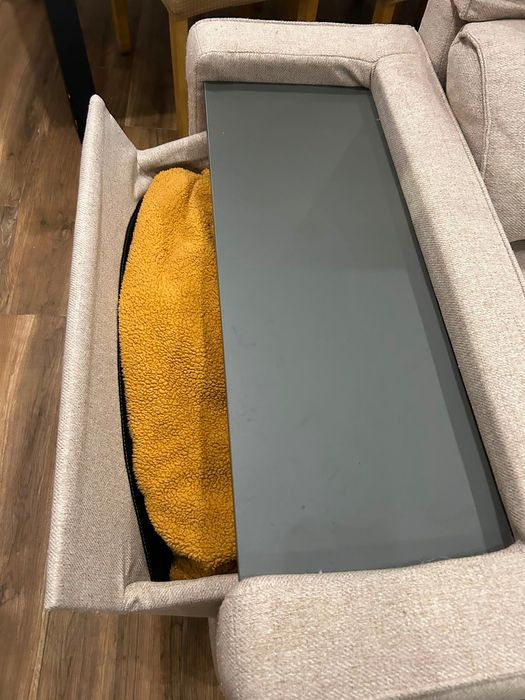 Sofá com chaise long e cama