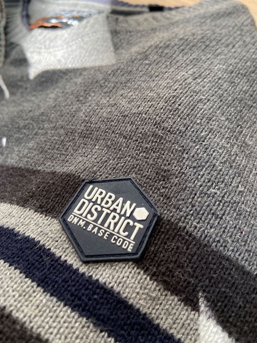 Sweter Urban District L