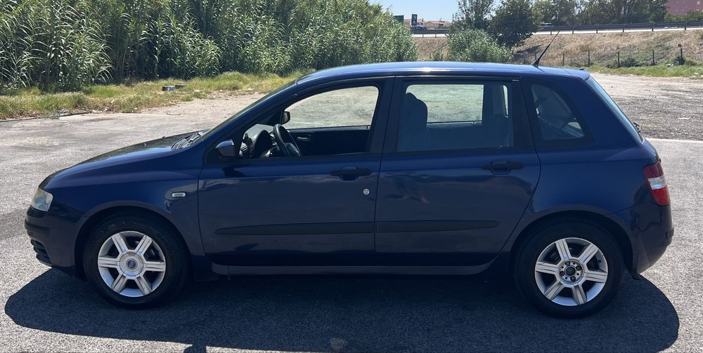Fiat Stilo 1.2 - Gasolina - Ano 2002 - 5 portas foto 5