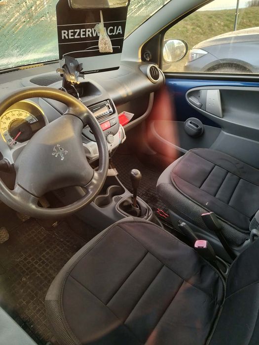 Peugeot 107 niebieski