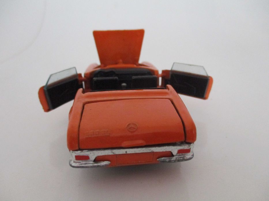Carros miniatura da escala