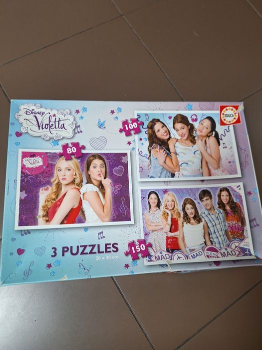 Três Puzzles violeta
