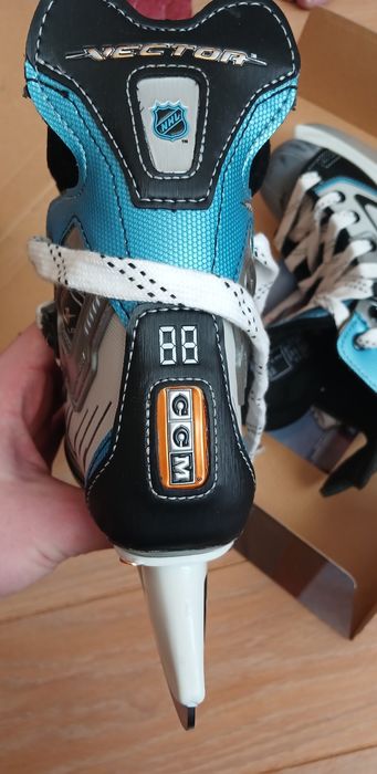 Ковзани CCM Vektor 3.0