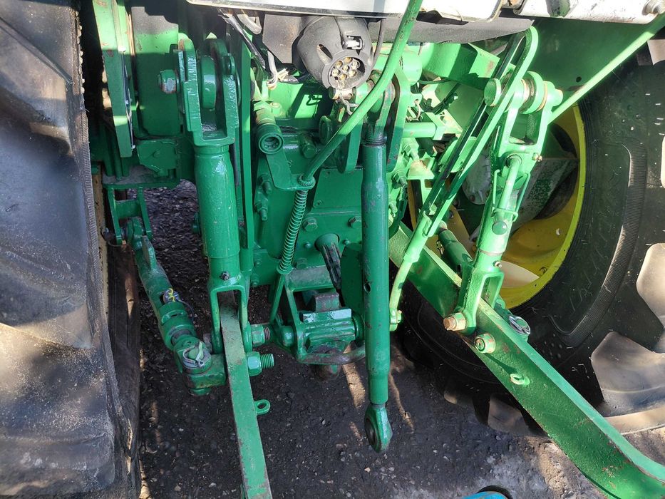 Trator JOHN DEERE