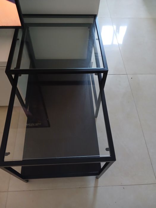 Mesa de sala em vidro, metal e madeira