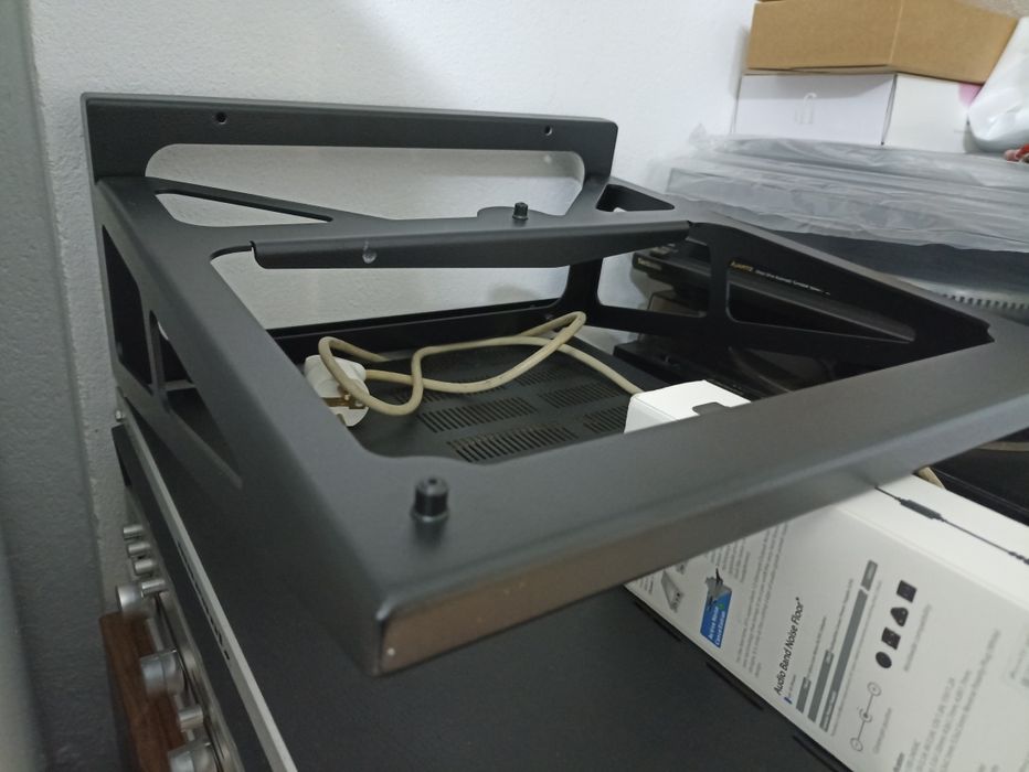 Suporte de parede para Gira Discos REGA