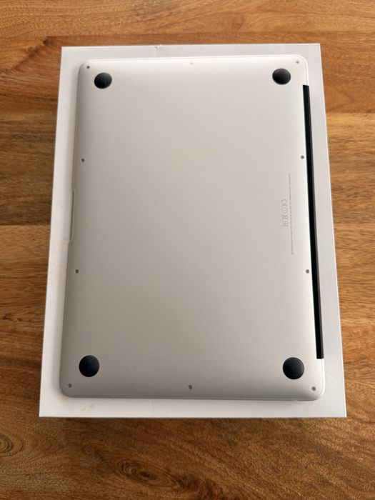 MacBook Air 13” 2017 | 8 GB RAM | 128 GB SSD | Idealny stan + pudełko