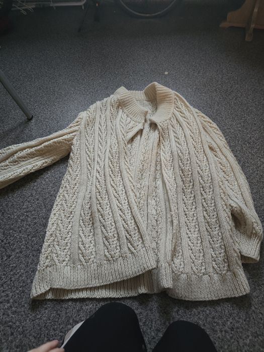 sweter raczej uniwersalny