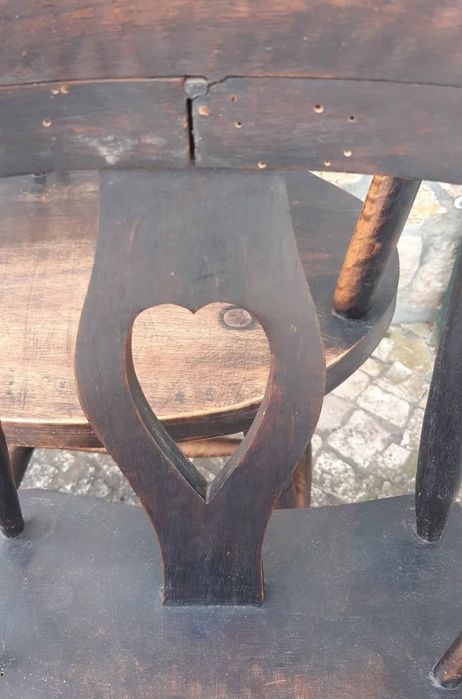 Recheio de casa antiga duas cadeiras rabo de bacalhau