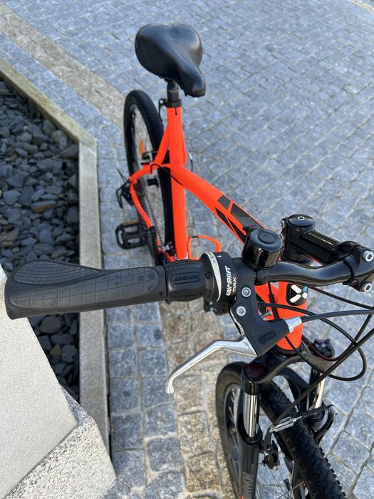 Bicileta btwin laranja como nova