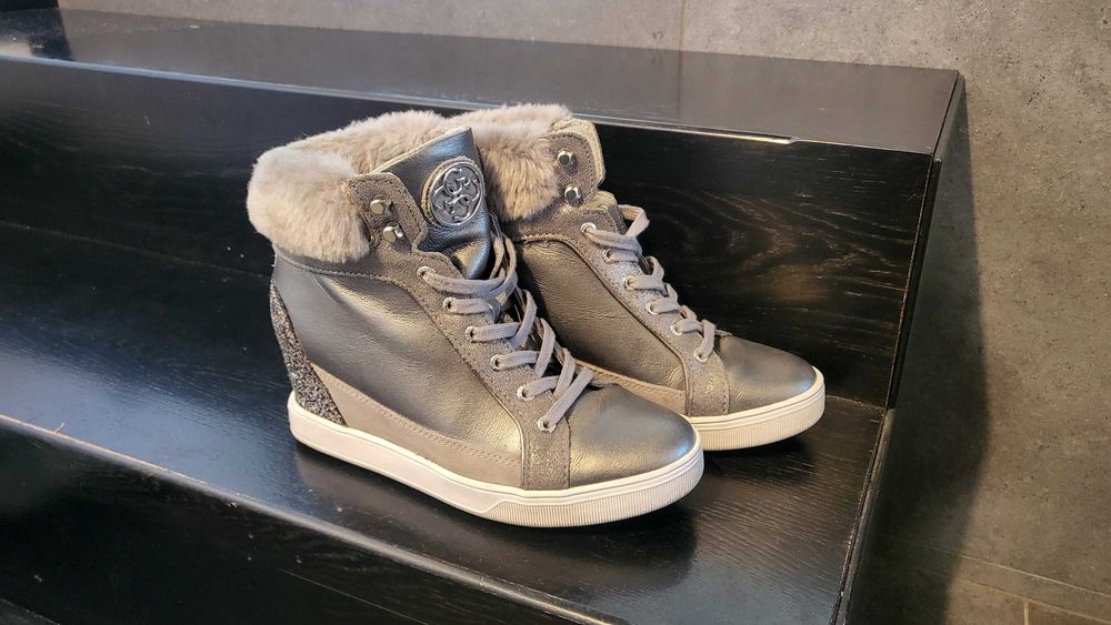 Sneakersy GUESS r.37 srebrne