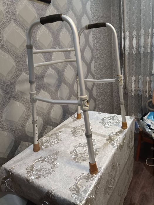 Продам ходунки для взрослых