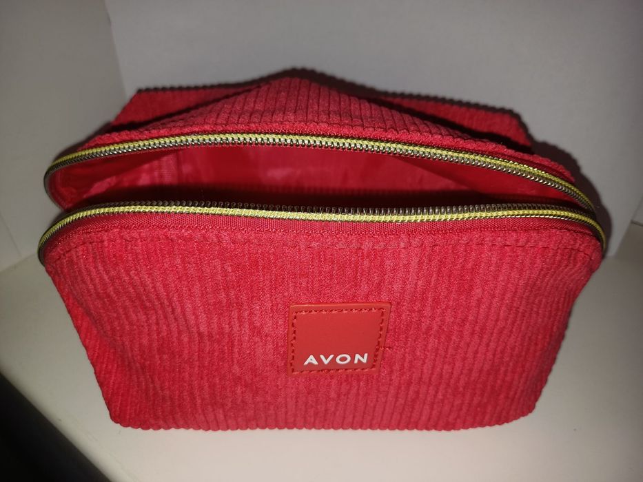 Косметичка жіноча Avon