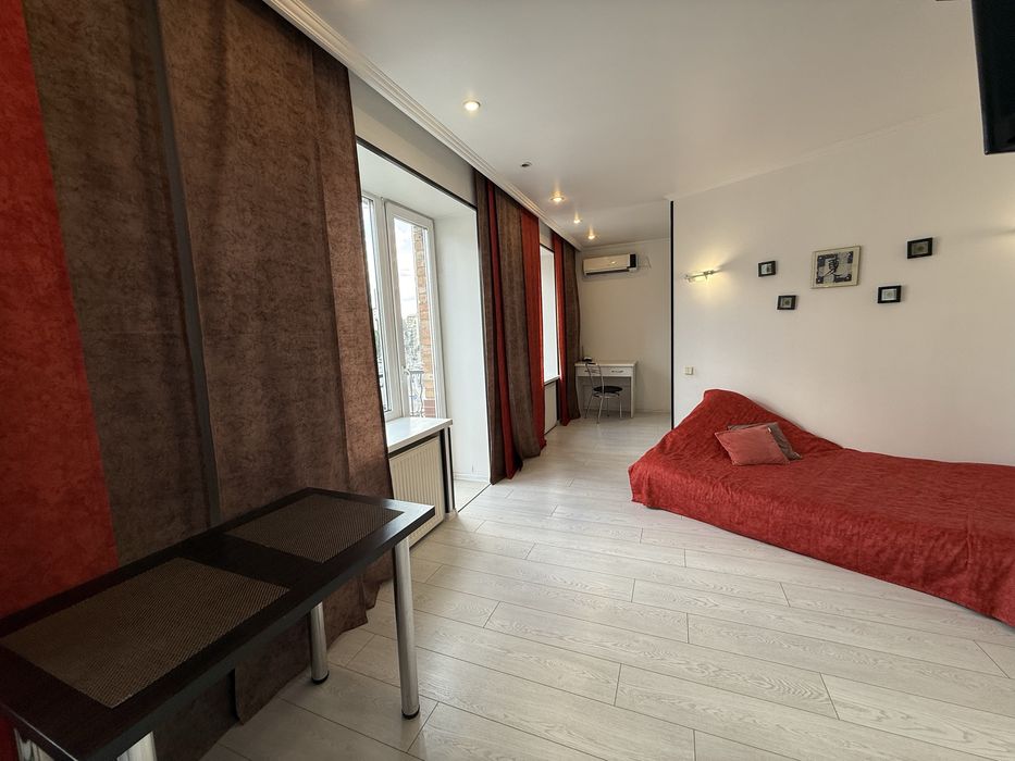 Подобово, Gulliver, Басейна 10, Хрещатик