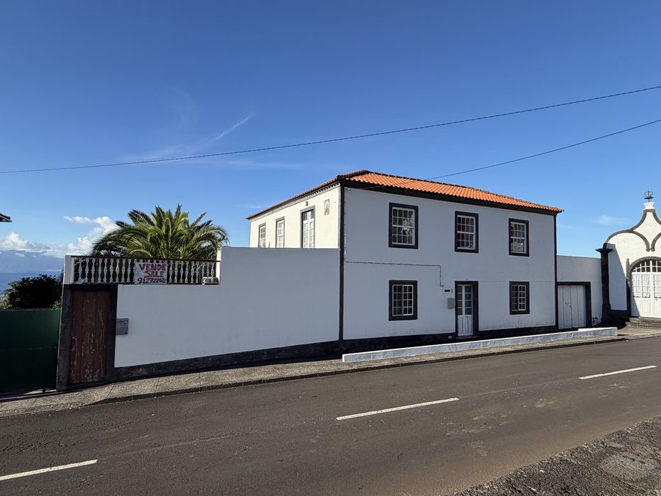 À venda de Moradia independente em Urzelina