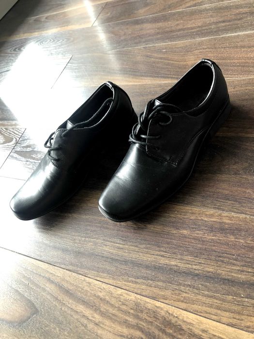 Buty chłopięce, eleganckie do garnituru / komunii, cena do negocjacji