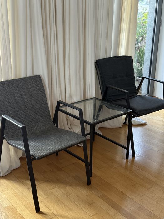 Conjunto 2 Cadeiras + Mesa Vidro – Moderno