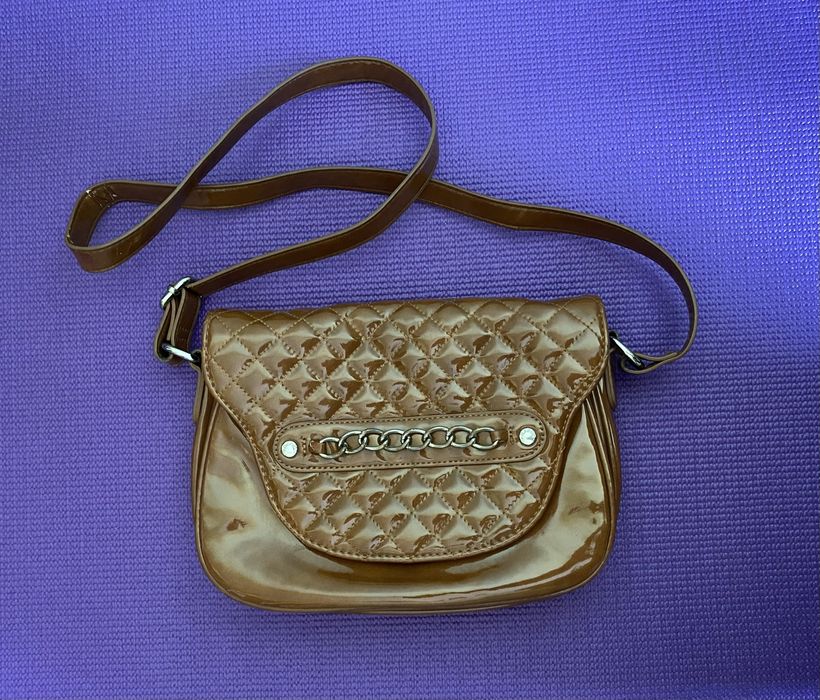 Сумка Mango стильна лакова