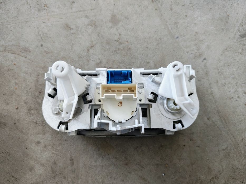Opel Corsa D panel nawiewu klimatyzacji 5E0.94.010 i inne
