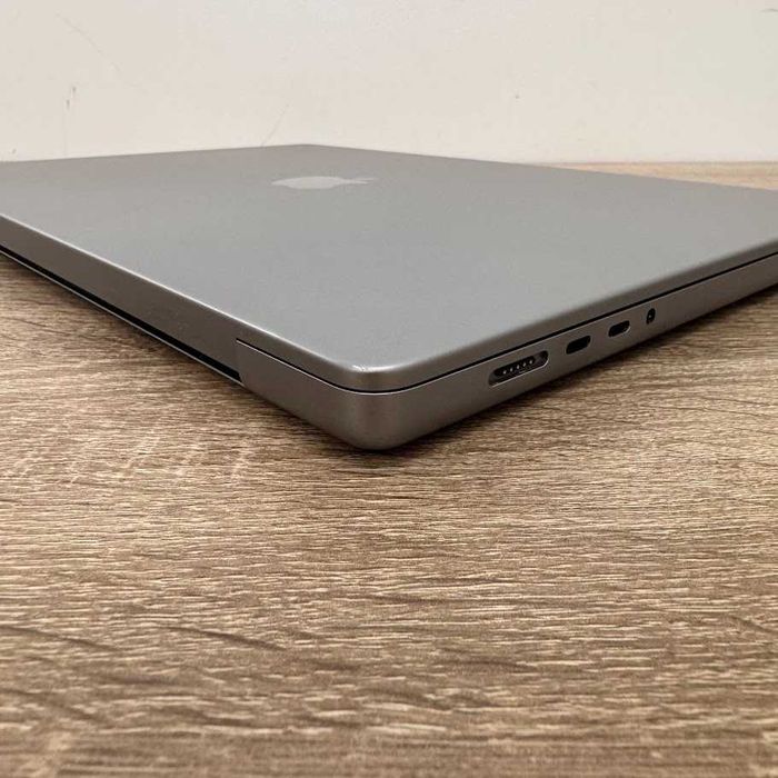 MacBook Pro 16" 2021 M1 Pro / 32Gb DDR5 / SSD 512Gb (код: M1128)