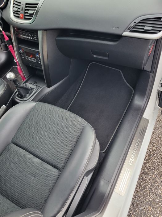 Peugeot 207 SW 1.6Hdi Tecto Panorâmico