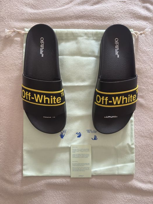 Chinelos Off-White (Tamanho 42)