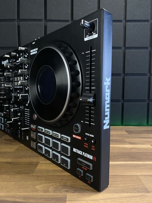 Numark MixTrack Platinum FX (Доставим курьером - БЕСПЛАТНО!)