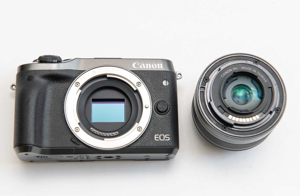Canon EOS M6 - Matryca APS-C 24Mpx  + obiektyw 15-45 AF IS STM