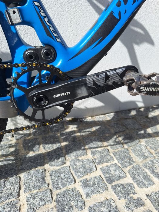 Pivot Mach 6 Carbon 27.5 – Fox Factory Kashima – Excelente Estado