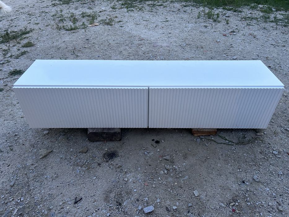 Biała szafka rtv 140cm wiszaca nowa
