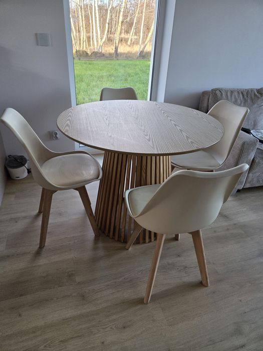Stół okrągły 100 cm z 4 krzesłami