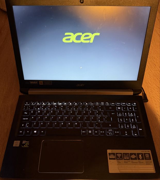 Portátil Acer Aspire i7 / 8GB RAM / Gráfica dedicada – Bom estado
