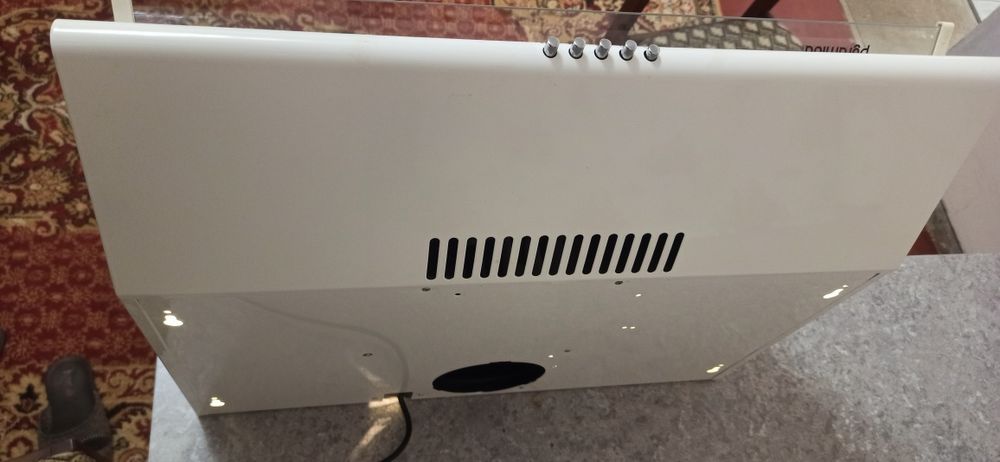 Вытяжка для кухни Pyramida MHX 60 IV