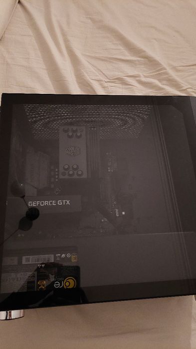 PC Gamer I7 9700, GTX1660TI, 16gbram