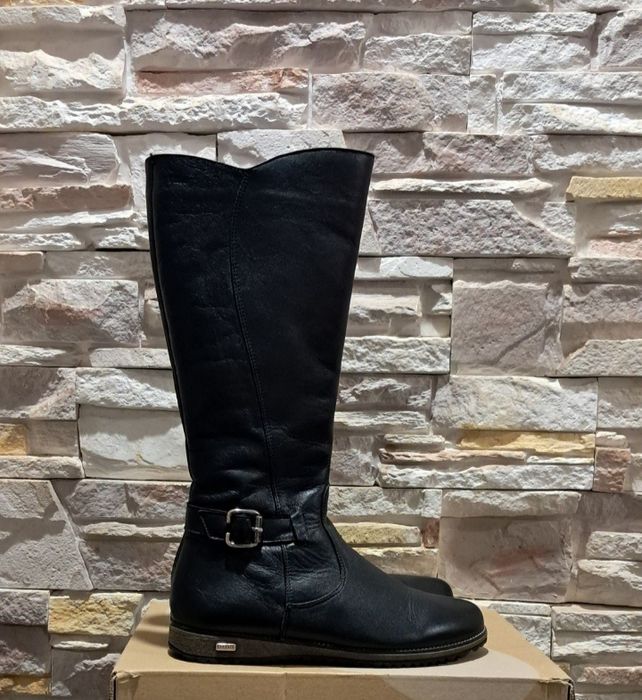 Зимние кожаные сапоги на девушку Viko.