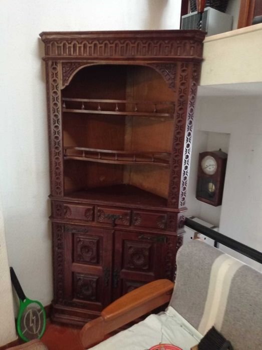 Vende-se quarto completo