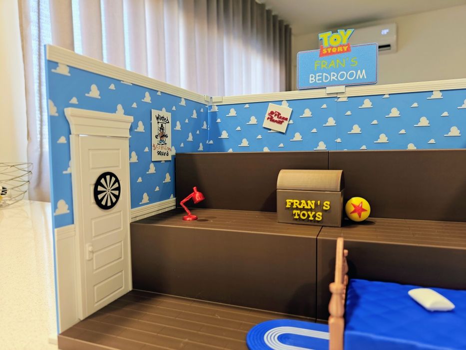 Expositor Diorama Toy Story 5 Andy's Bedroom personalizável