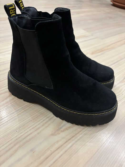 Жіночі ботінки з замша